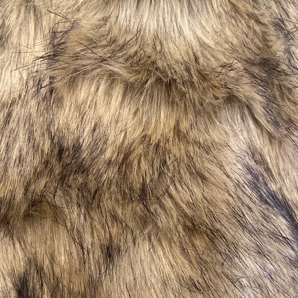 Faux Fur Vest - Picture 6 of 6
